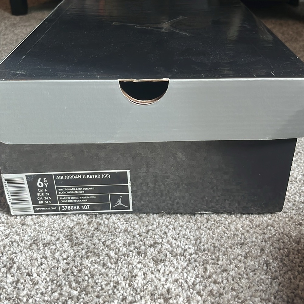 Air Jordan 11 Retro (GS) Concord - Picture 7 of 7